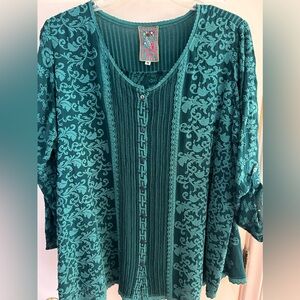 Johnny Was beautifully embroidered blouse size M